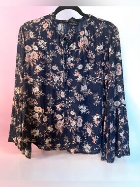 Lucky Brand  Woman’s Blue Flowy Boho flared sleeves Top size M
